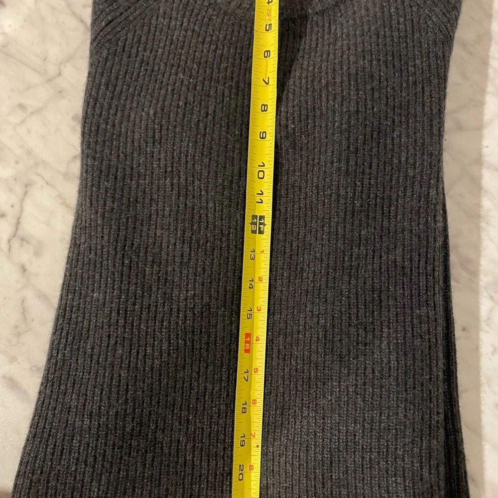 Quince 100% Mongolian Cashmere Fisherman’s Crewneck Sweater M - Picture 6 of 6